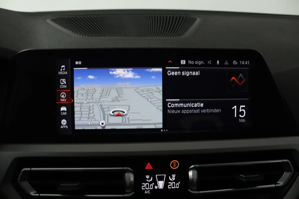 318i Executive Edition (NAVIGATIE, CARPLAY, LED, DEALER ONDERHOUDEN)