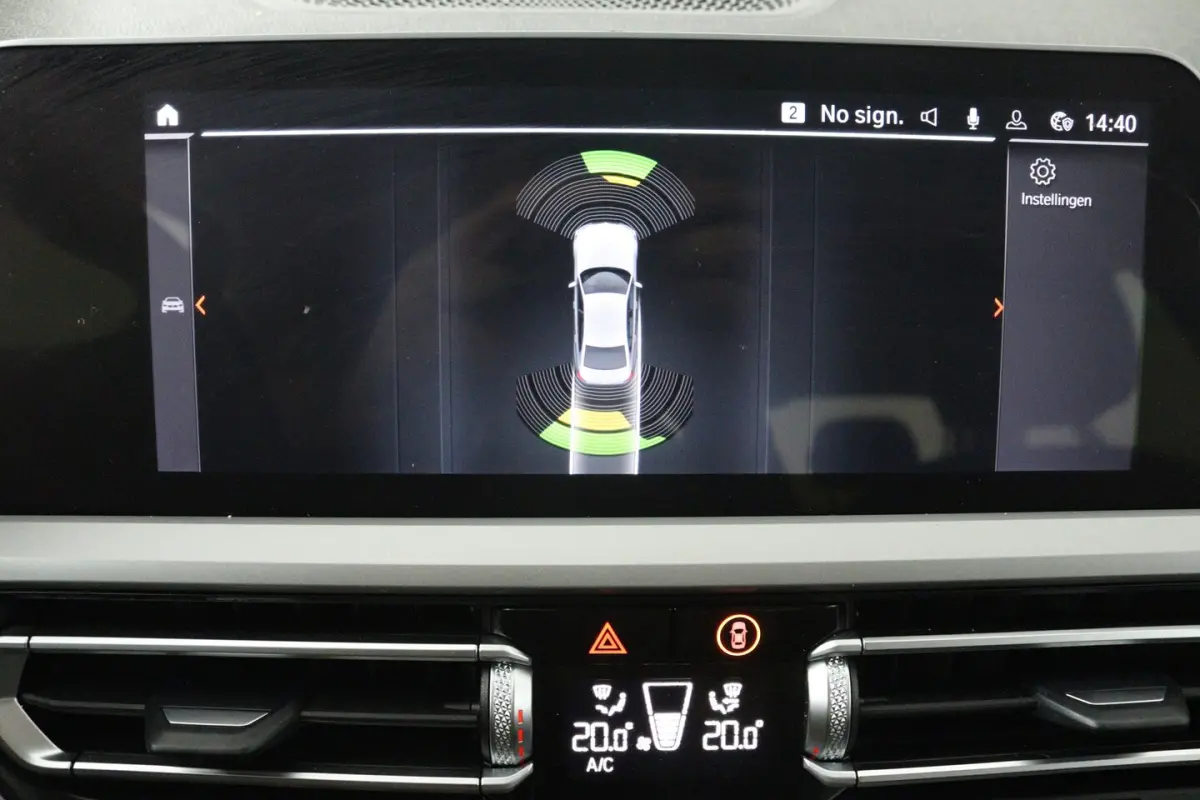 318i Executive Edition (NAVIGATIE, CARPLAY, LED, DEALER ONDERHOUDEN)
