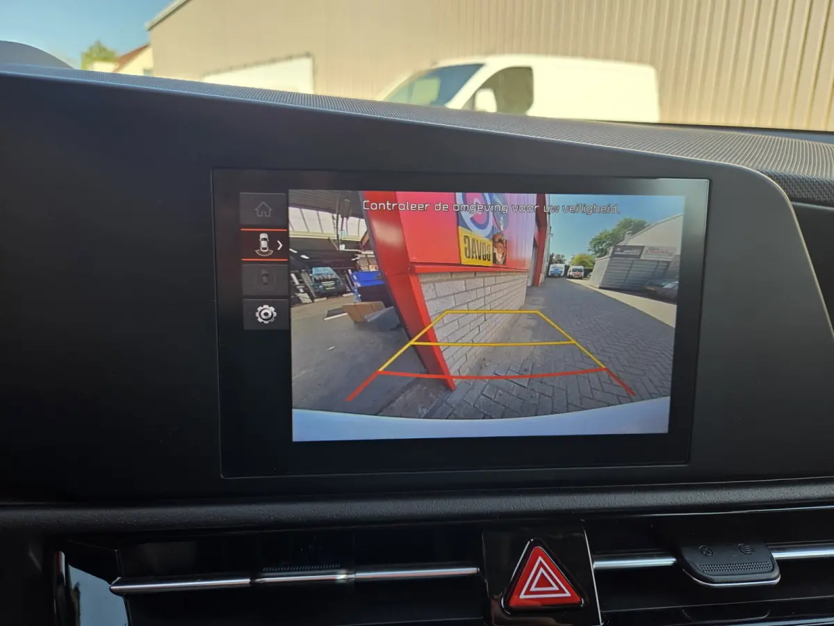 1.6 GDi PHEV DynamicLine Automaat/ Parkeersensoren en camera achter/ Apple Carplay-Android auto/ Rijklaarprijs!