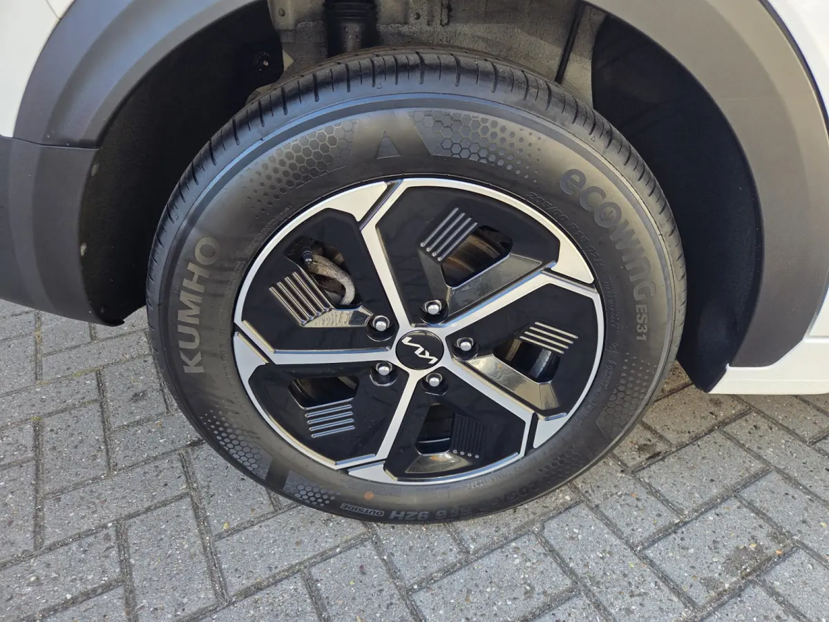 1.6 GDi PHEV DynamicLine Automaat/ Parkeersensoren en camera achter/ Apple Carplay-Android auto/ Rijklaarprijs!