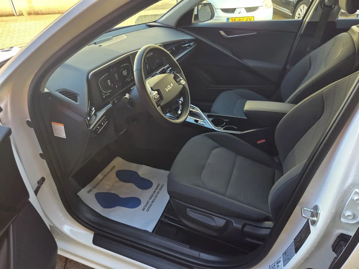 1.6 GDi PHEV DynamicLine Automaat/ Parkeersensoren en camera achter/ Apple Carplay-Android auto/ Rijklaarprijs!