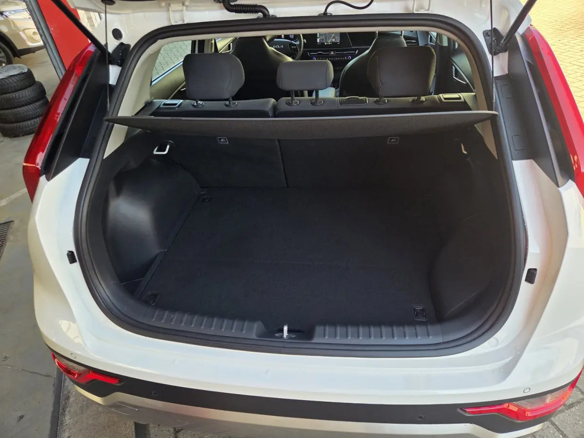 1.6 GDi PHEV DynamicLine Automaat/ Parkeersensoren en camera achter/ Apple Carplay-Android auto/ Rijklaarprijs!