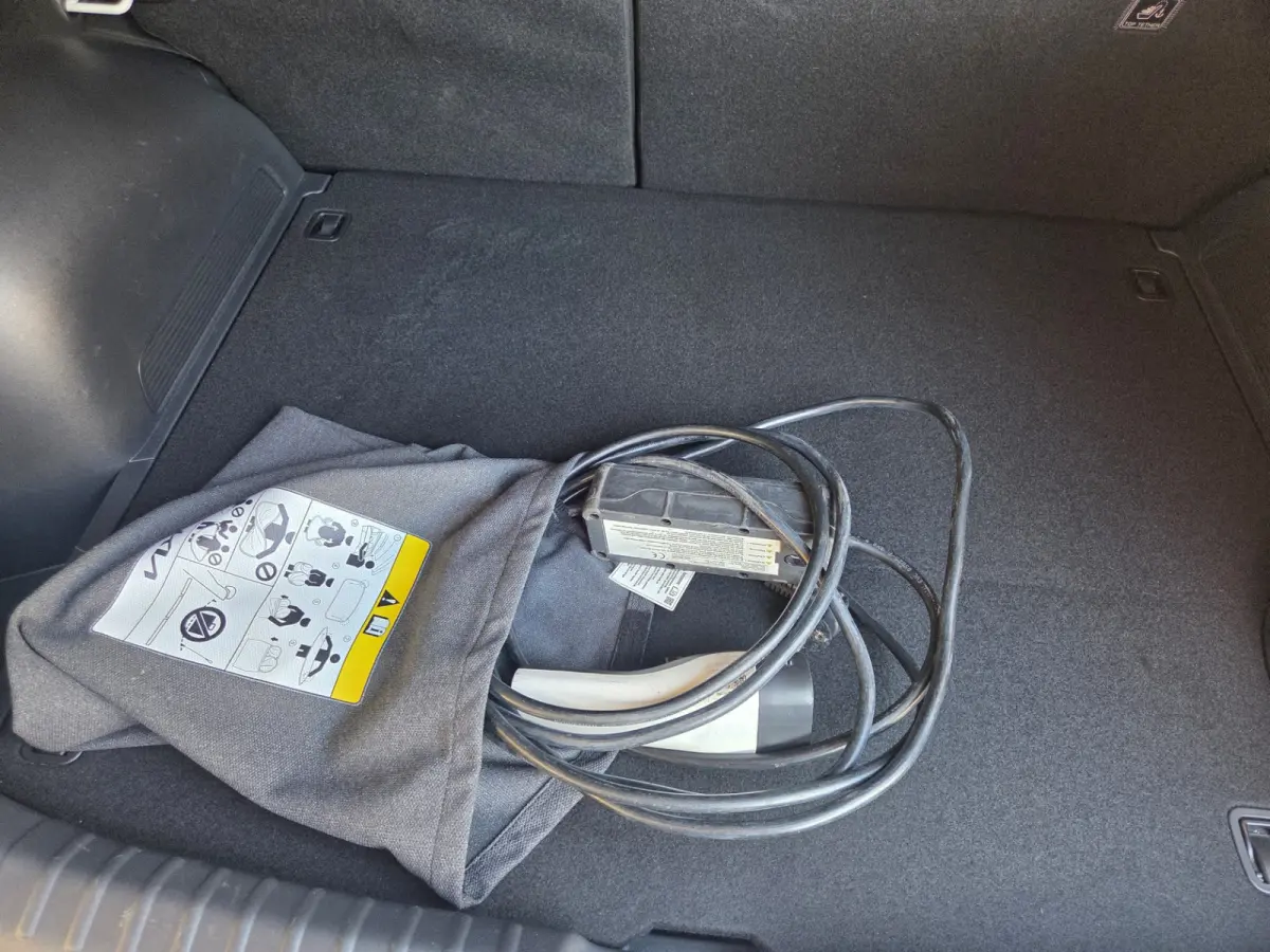 1.6 GDi PHEV DynamicLine Automaat/ Parkeersensoren en camera achter/ Apple Carplay-Android auto/ Rijklaarprijs!