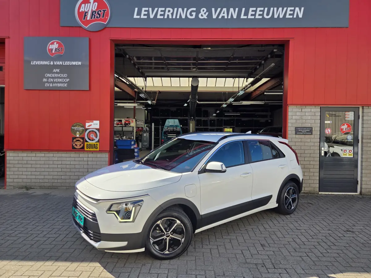 1.6 GDi PHEV DynamicLine Automaat/ Parkeersensoren en camera achter/ Apple Carplay-Android auto/ Rijklaarprijs!