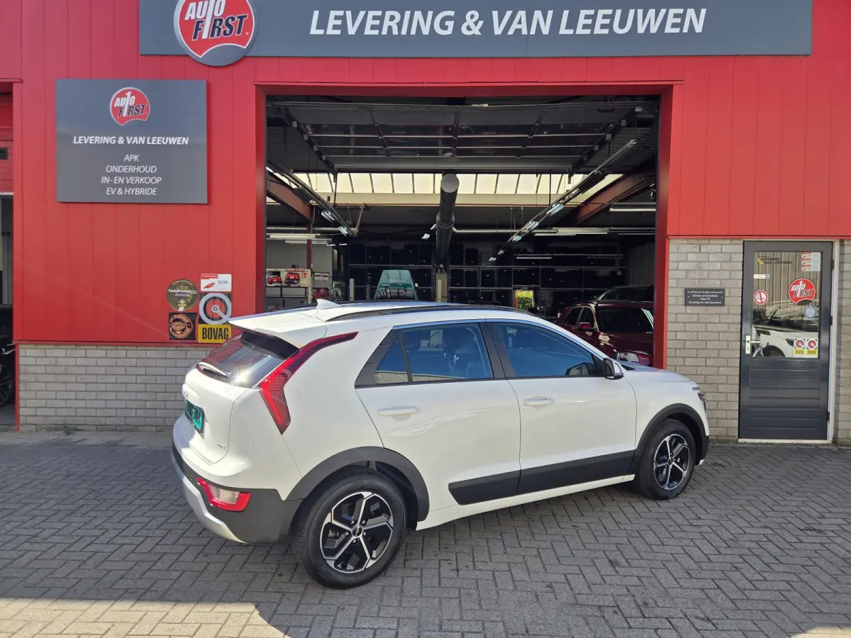 1.6 GDi PHEV DynamicLine Automaat/ Parkeersensoren en camera achter/ Apple Carplay-Android auto/ Rijklaarprijs!