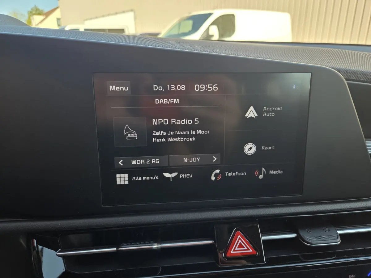 1.6 GDi PHEV DynamicLine Automaat/ Parkeersensoren en camera achter/ Apple Carplay-Android auto/ Rijklaarprijs!
