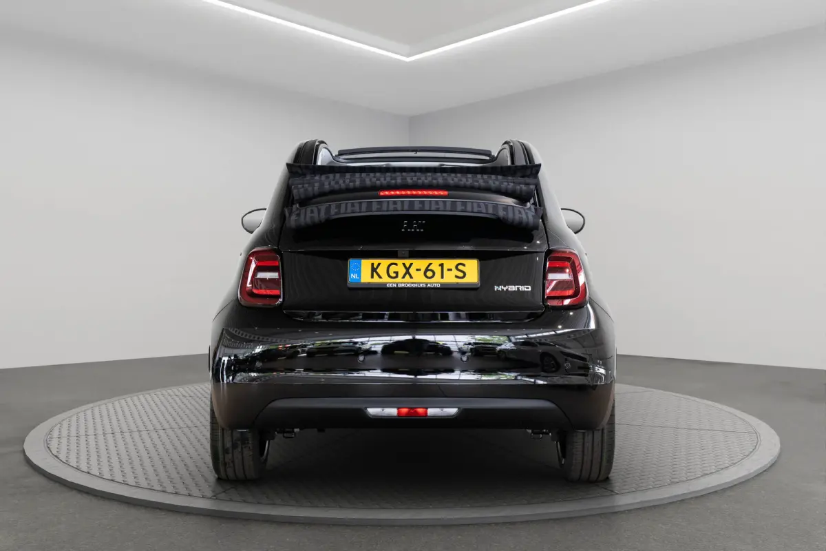 1.0 Hybrid La Prima | Camera | Stoelverwarming | Parkeersensoren | Climate Controle | Apple Carplay & Android Auto | Navigatie |