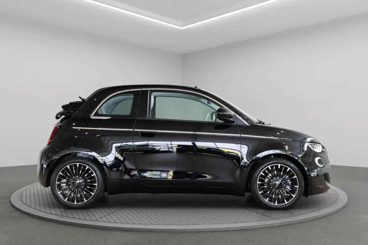 1.0 Hybrid La Prima | Camera | Stoelverwarming | Parkeersensoren | Climate Controle | Apple Carplay & Android Auto | Navigatie |