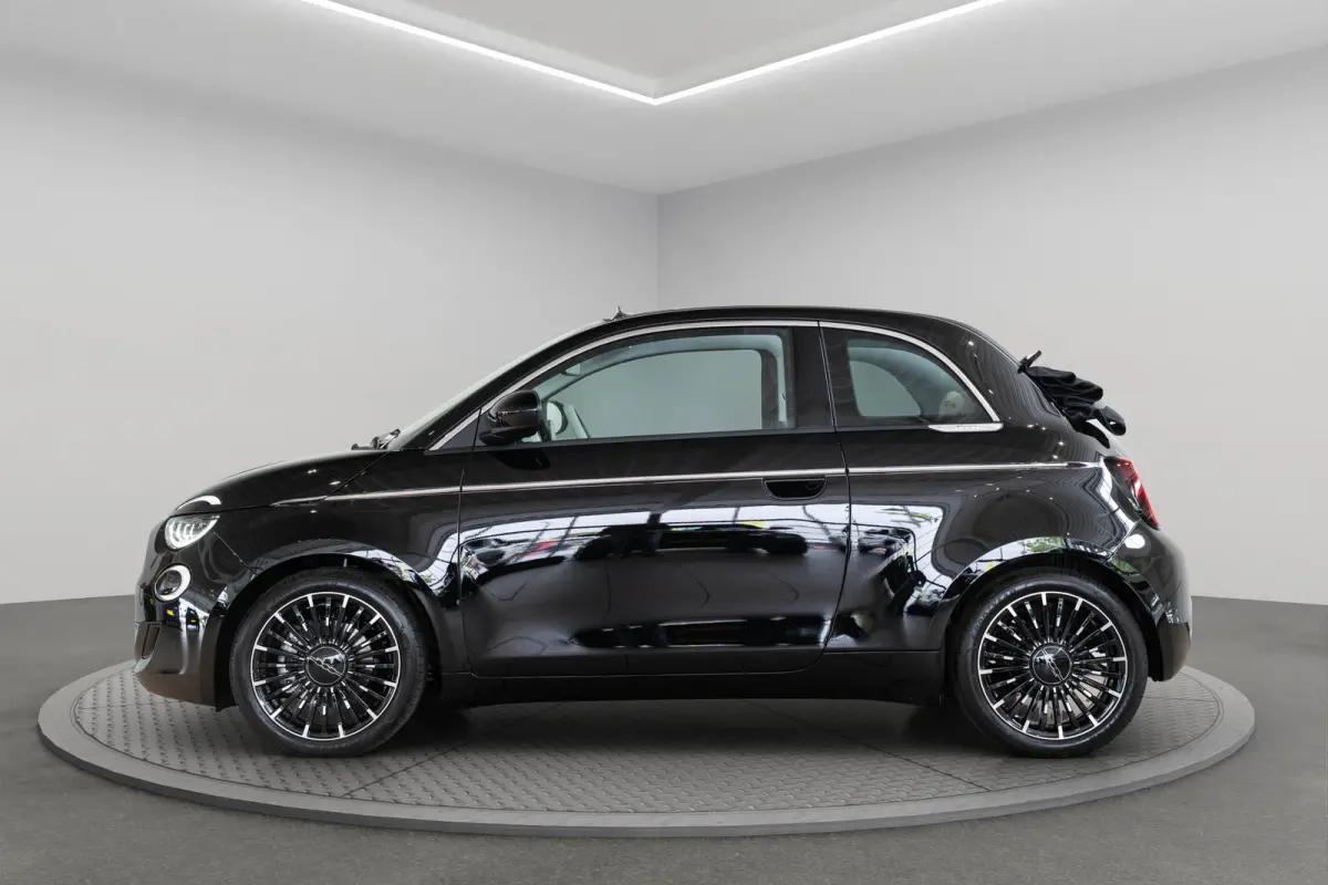 1.0 Hybrid La Prima | Camera | Stoelverwarming | Parkeersensoren | Climate Controle | Apple Carplay & Android Auto | Navigatie |