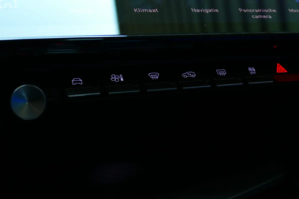 1.2 PureTech Allure Pack Business / CAMERA V+A / 17'' LMV / KEYLESS / FULL-LED / NAVI / BLUETOOTH / CRUISE CONTROL