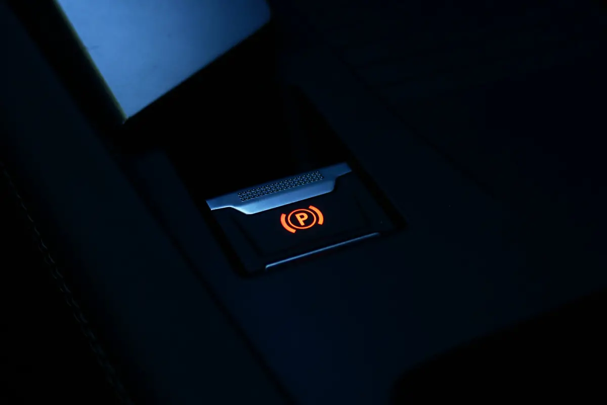 1.2 PureTech Allure Pack Business / CAMERA V+A / 17'' LMV / KEYLESS / FULL-LED / NAVI / BLUETOOTH / CRUISE CONTROL