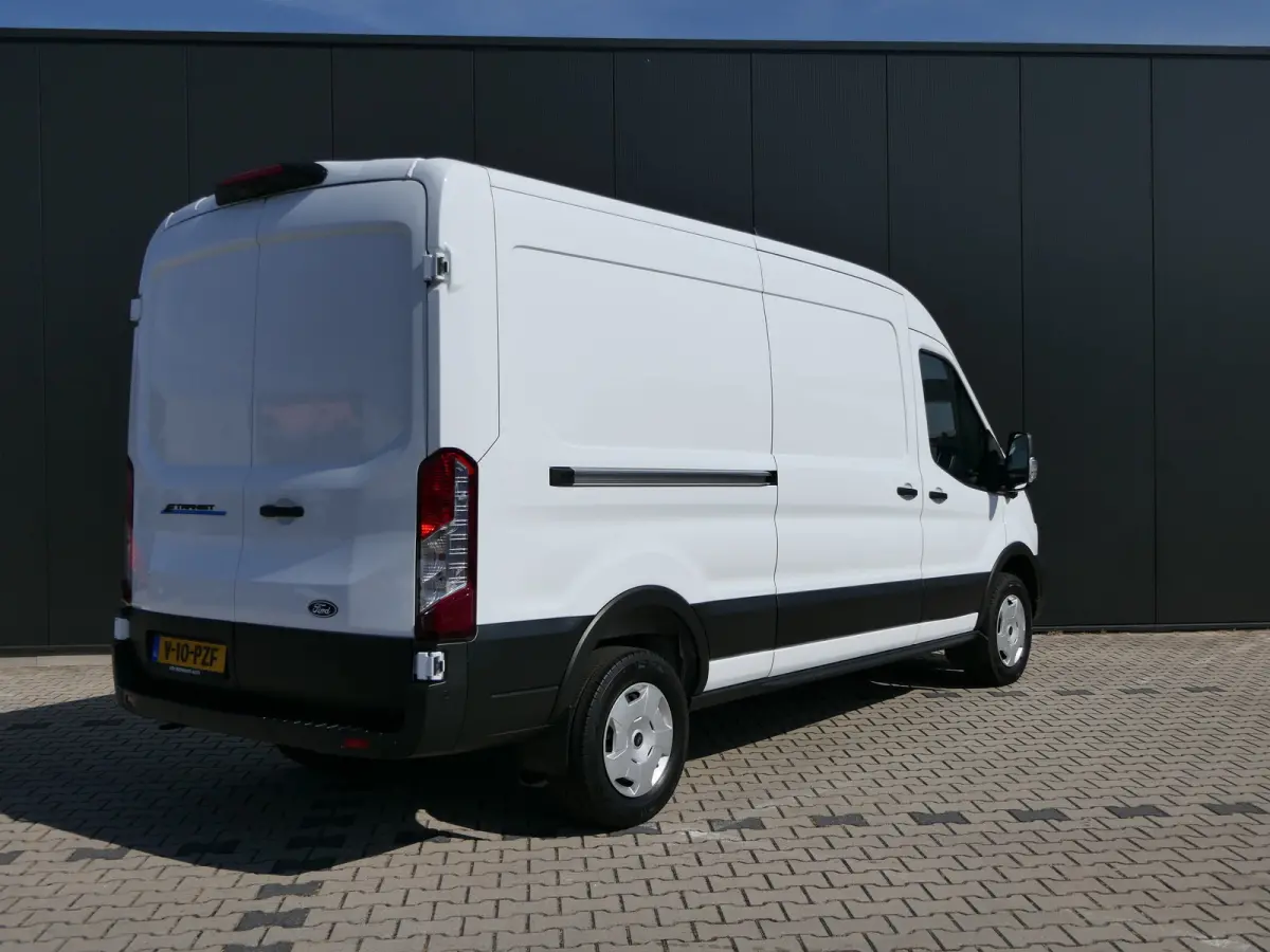 350 L3H2 Trend 68 kWh | Adaptive Cruise | BLIS | 360 Camera | CarPlay/Android Auto | Bijrijdersbank | Stoelverwarming | Voorruitverwarming |