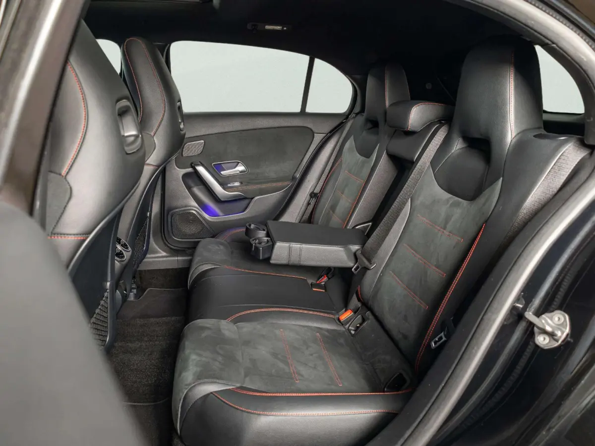 Hatchback 180 Business Solution AMG | Panorama dak | Trekhaak