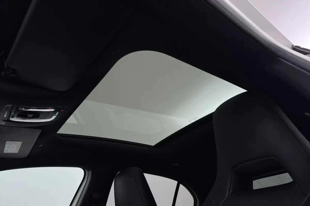 180 Business Solution AMG (PANORAMADAK, STOELVERWARMING, PDC, CAMERA, NAVIGATIE)
