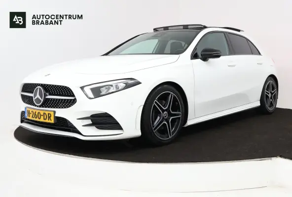 180 Business Solution AMG (PANORAMADAK, STOELVERWARMING, PDC, CAMERA, NAVIGATIE)