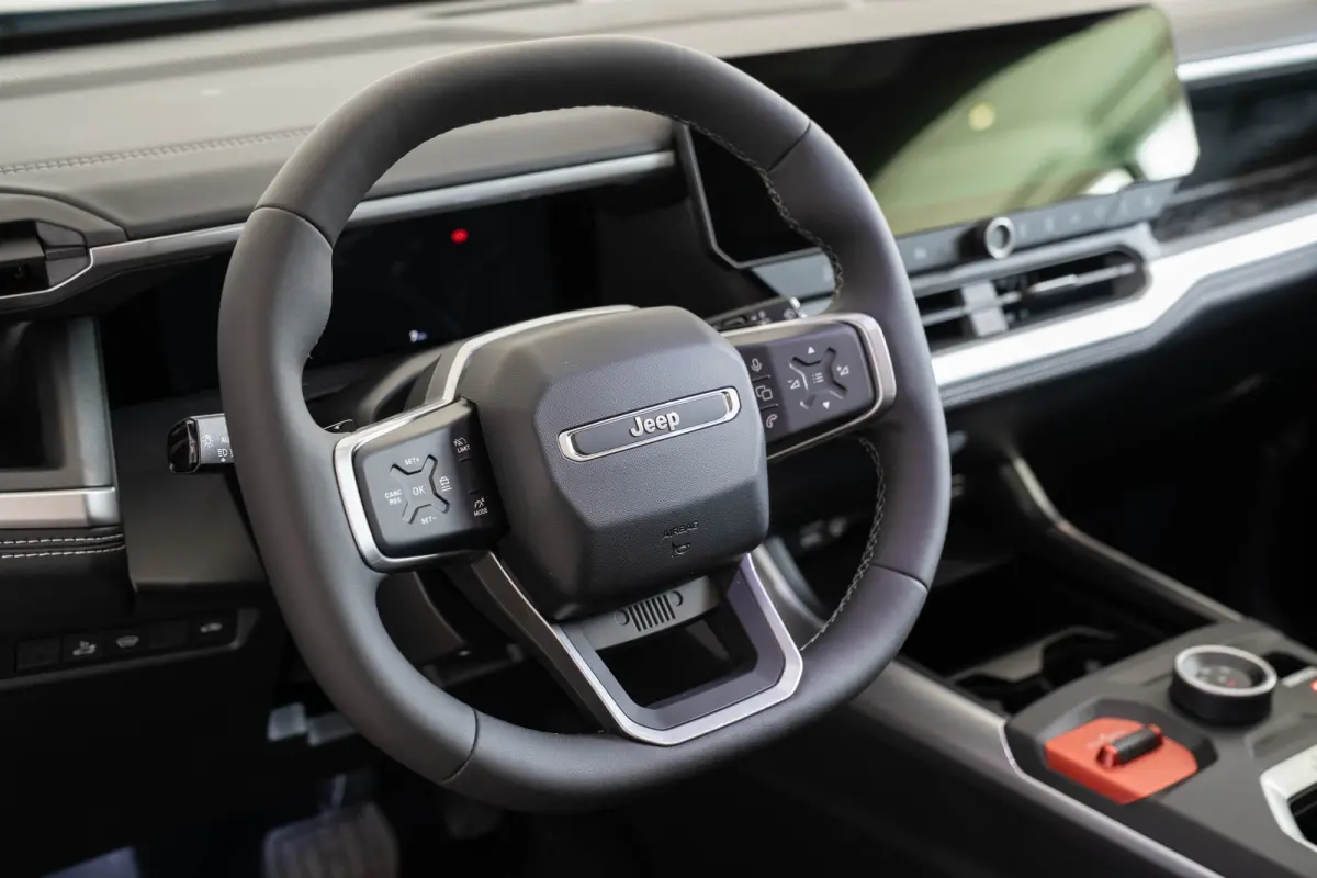 1.2 e-Hybrid First Edition | Panoramadak | Camera | Premium Audio | Elektrische Achterklep | Keyless | 18 inch Lichtmetaal |