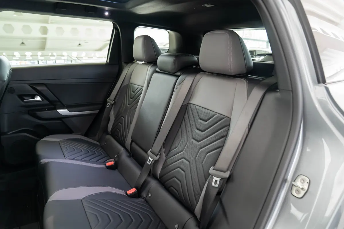 1.2 e-Hybrid First Edition | Panoramadak | Camera | Premium Audio | Elektrische Achterklep | Keyless | 18 inch Lichtmetaal |