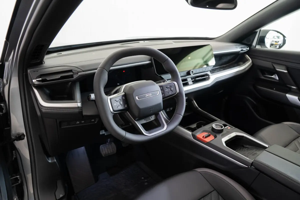 1.2 e-Hybrid First Edition | Panoramadak | Camera | Premium Audio | Elektrische Achterklep | Keyless | 18 inch Lichtmetaal |
