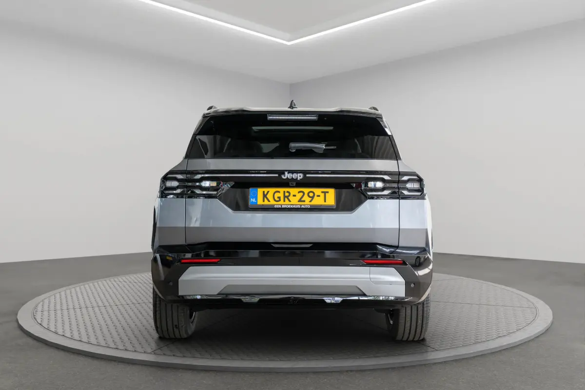 1.2 e-Hybrid First Edition | Panoramadak | Camera | Premium Audio | Elektrische Achterklep | Keyless | 18 inch Lichtmetaal |