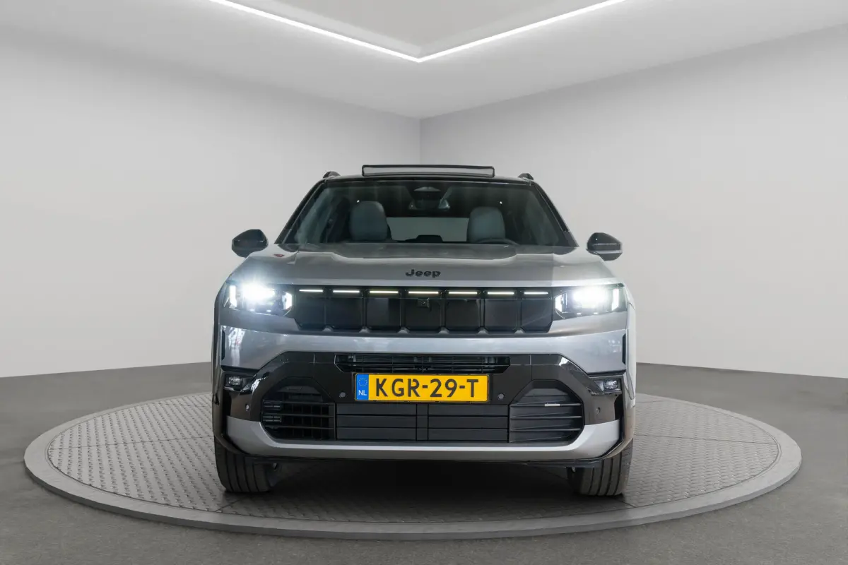 1.2 e-Hybrid First Edition | Panoramadak | Camera | Premium Audio | Elektrische Achterklep | Keyless | 18 inch Lichtmetaal |
