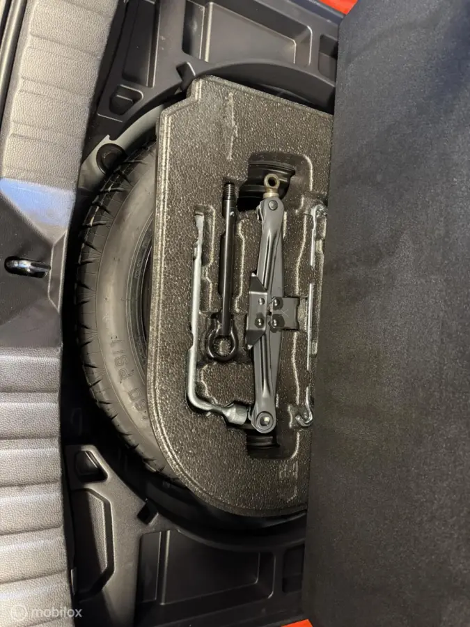 Hybrid 140. 11-2024 Carplay, Dodehoek parkeer sensoren