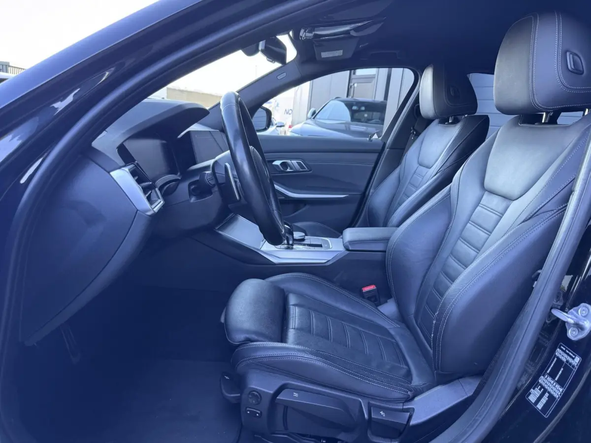 318i Touring High Executive M Sport NL AUTO|ELEK. HAAK|SHADOW