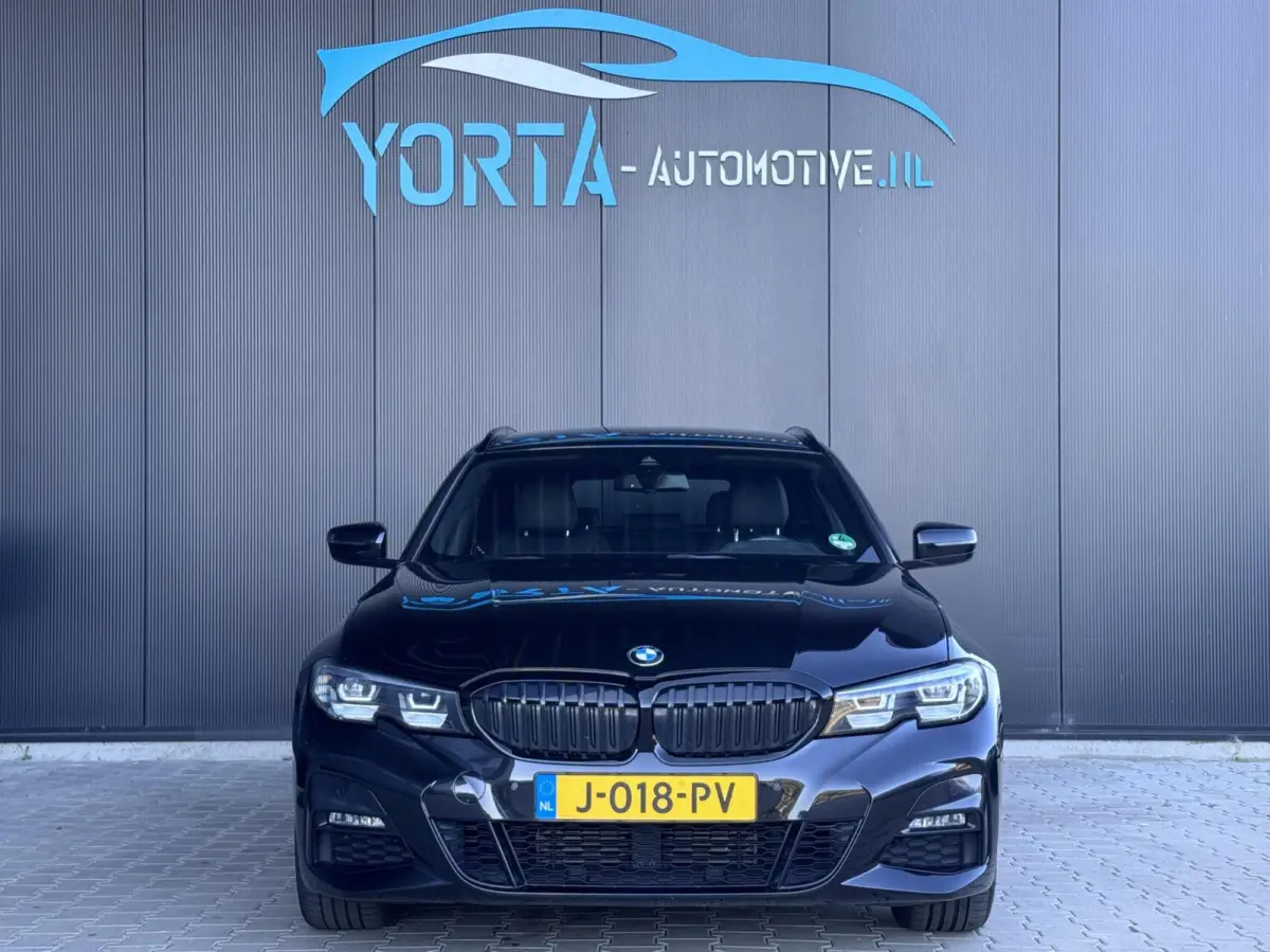 318i Touring High Executive M Sport NL AUTO|ELEK. HAAK|SHADOW