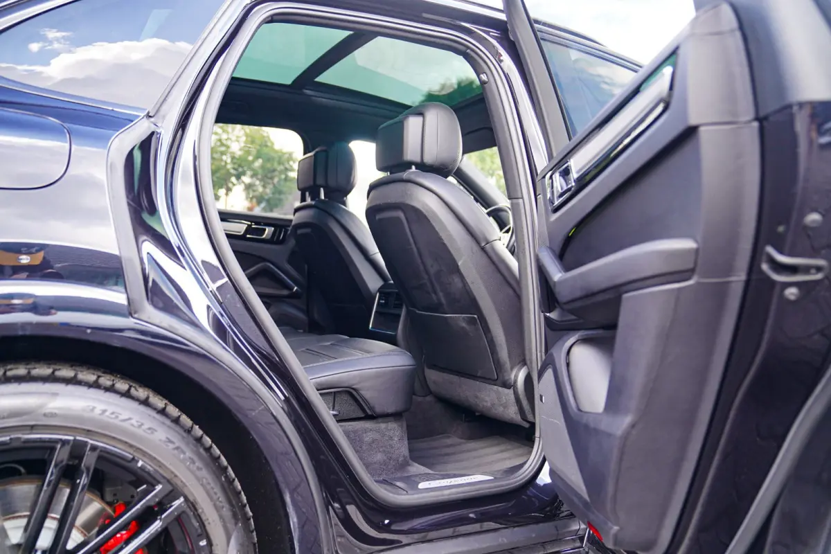 3.0 E-Hybrid | Massage | Stoelverkoeling | 360 Camera | Bose