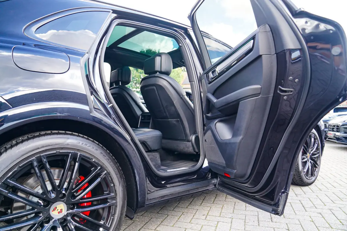 3.0 E-Hybrid | Massage | Stoelverkoeling | 360 Camera | Bose