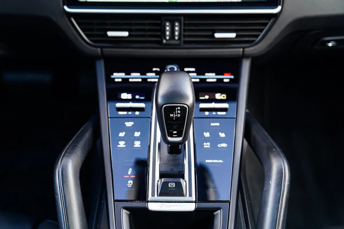 3.0 E-Hybrid | Massage | Stoelverkoeling | 360 Camera | Bose