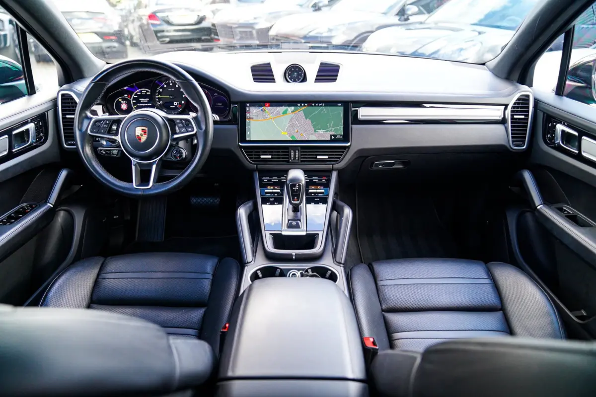 3.0 E-Hybrid | Massage | Stoelverkoeling | 360 Camera | Bose