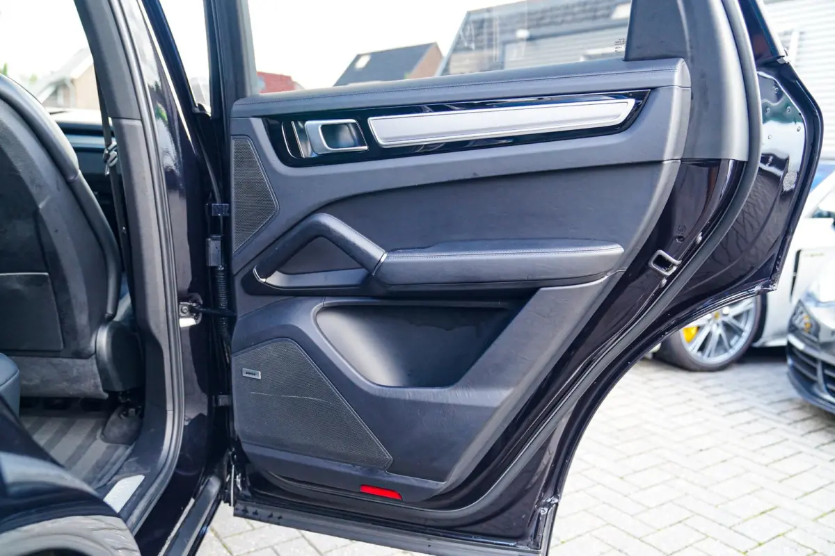 3.0 E-Hybrid | Massage | Stoelverkoeling | 360 Camera | Bose