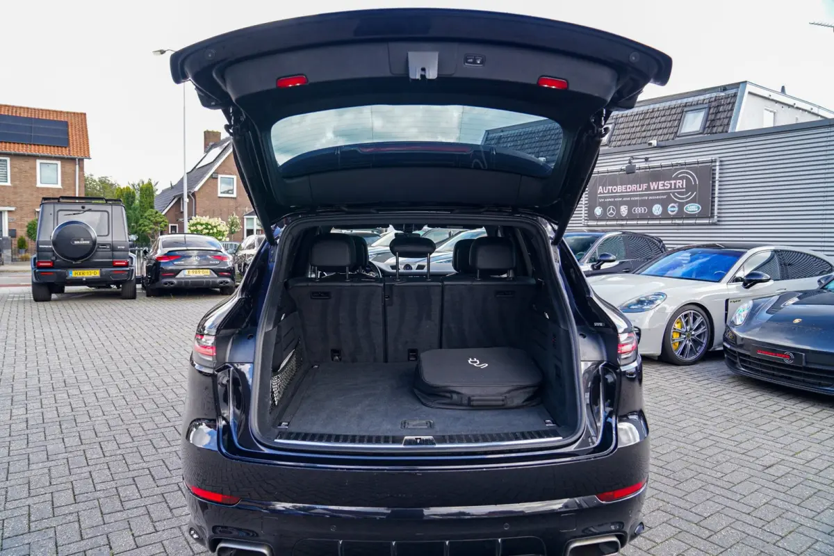 3.0 E-Hybrid | Massage | Stoelverkoeling | 360 Camera | Bose