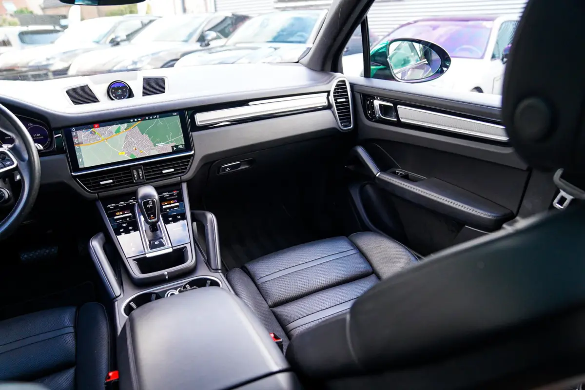 3.0 E-Hybrid | Massage | Stoelverkoeling | 360 Camera | Bose