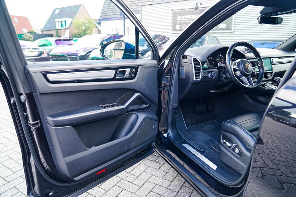 3.0 E-Hybrid | Massage | Stoelverkoeling | 360 Camera | Bose