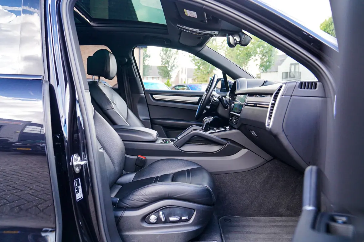 3.0 E-Hybrid | Massage | Stoelverkoeling | 360 Camera | Bose