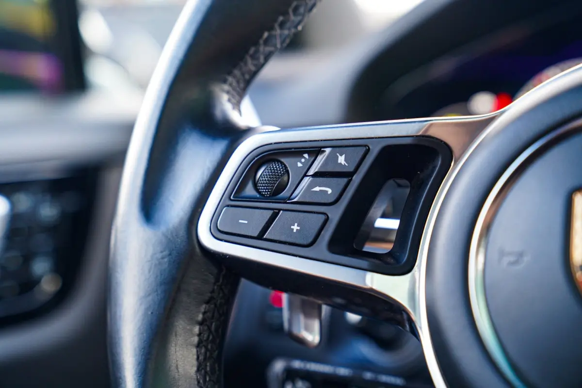 3.0 E-Hybrid | Massage | Stoelverkoeling | 360 Camera | Bose