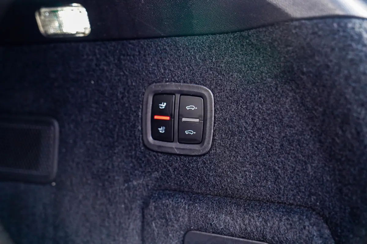 3.0 E-Hybrid | Massage | Stoelverkoeling | 360 Camera | Bose