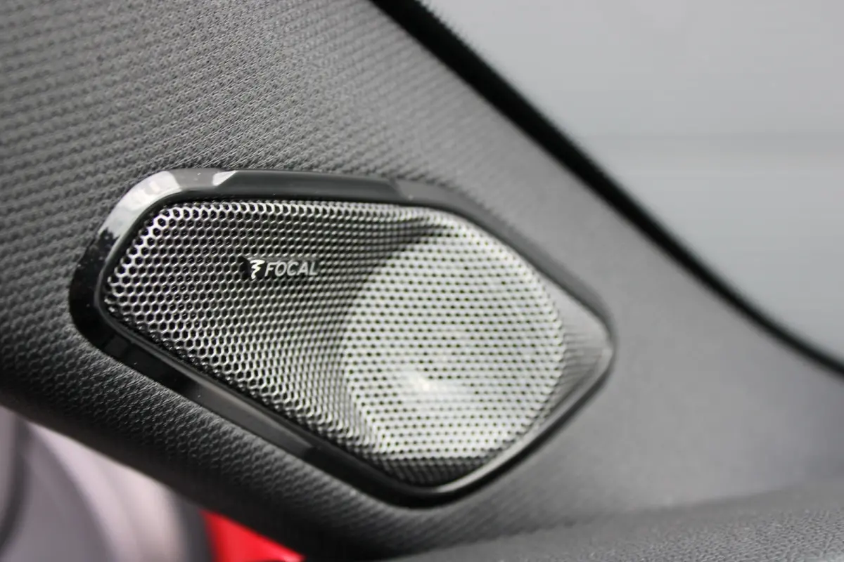 1.2 PureTech GT Pack Business | Automaat | Panorama/schuifdak | Alcantara | Trekhaak | Camera | Focal