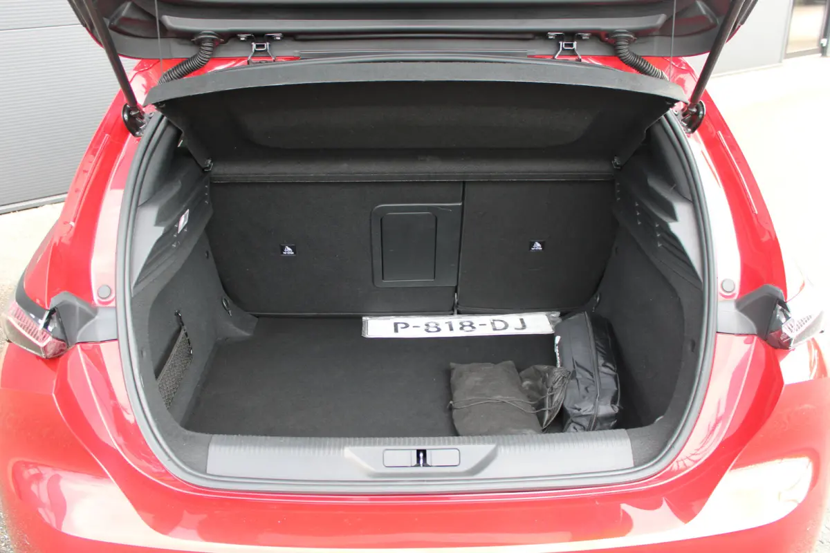 1.2 PureTech GT Pack Business | Automaat | Panorama/schuifdak | Alcantara | Trekhaak | Camera | Focal