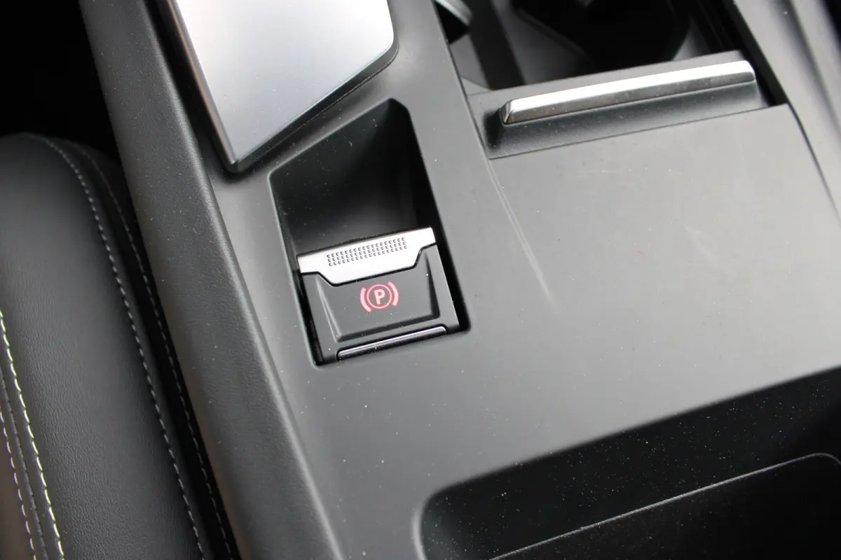 1.2 PureTech GT Pack Business | Automaat | Panorama/schuifdak | Alcantara | Trekhaak | Camera | Focal