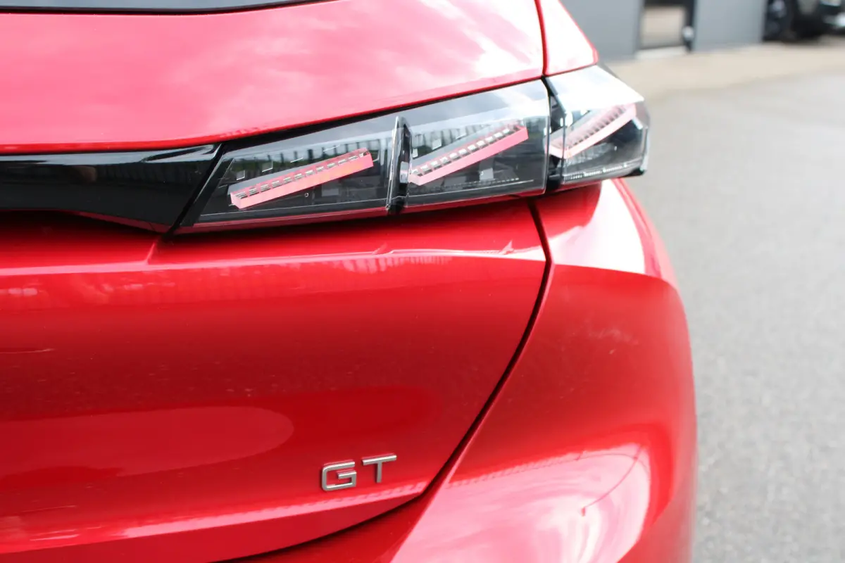 1.2 PureTech GT Pack Business | Automaat | Panorama/schuifdak | Alcantara | Trekhaak | Camera | Focal