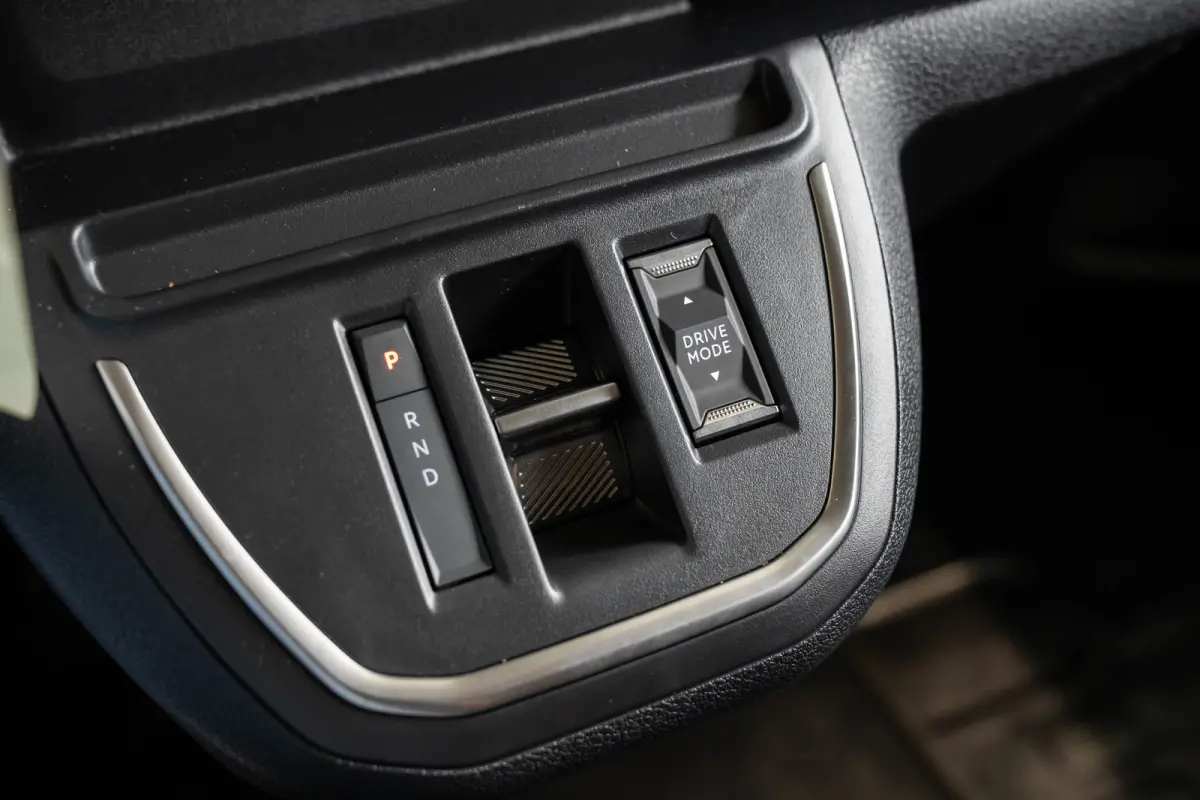 Electric L3 75 kWh | Tot 8 Jaar Garantie | Apple Carplay & Android Auto | Camera | Parkeersensoren | Cruise Controle | Comfrot Tussenschot |