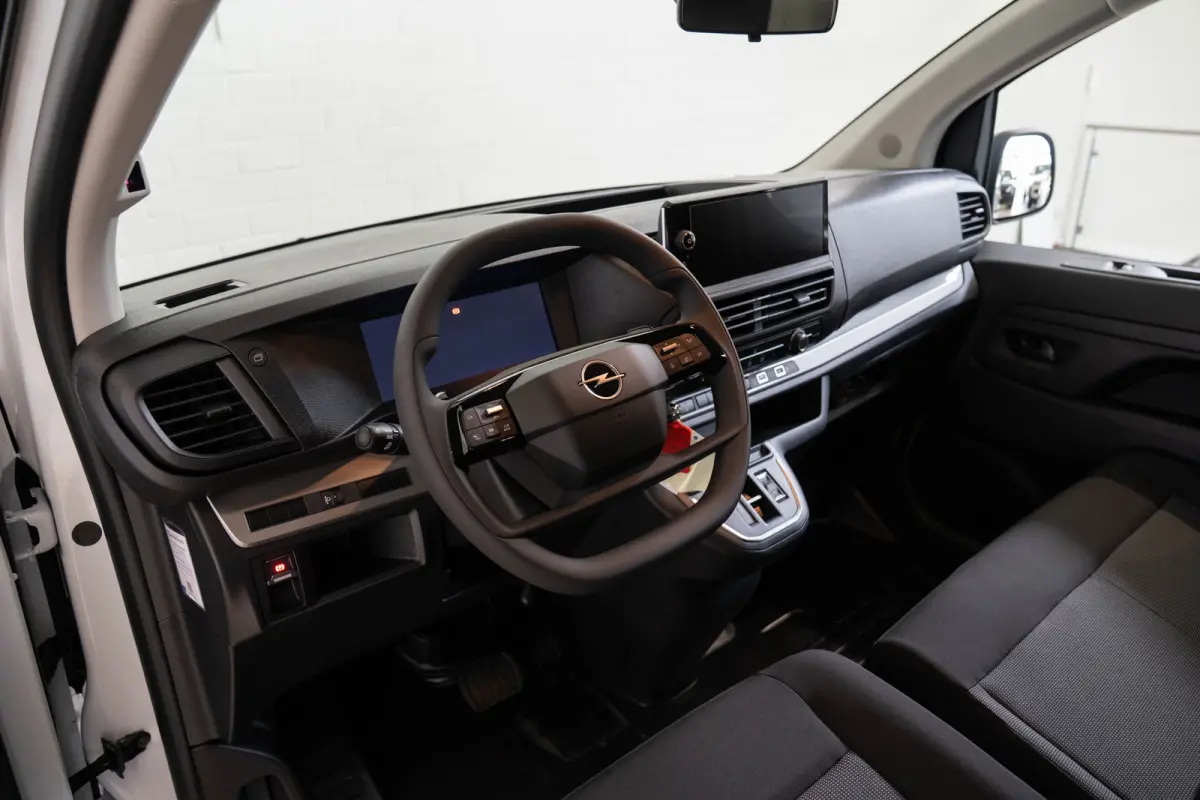 Electric L3 75 kWh | Tot 8 Jaar Garantie | Apple Carplay & Android Auto | Camera | Parkeersensoren | Cruise Controle | Comfrot Tussenschot |