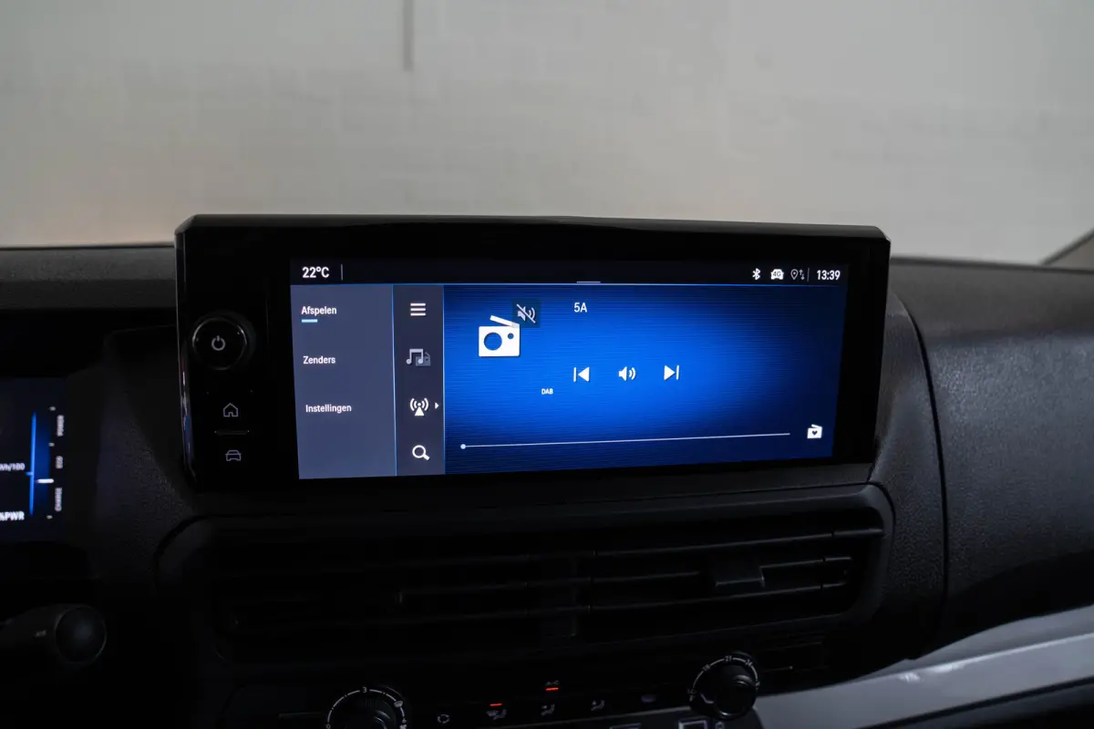 Electric L3 75 kWh | Tot 8 Jaar Garantie | Apple Carplay & Android Auto | Camera | Parkeersensoren | Cruise Controle | Comfrot Tussenschot |