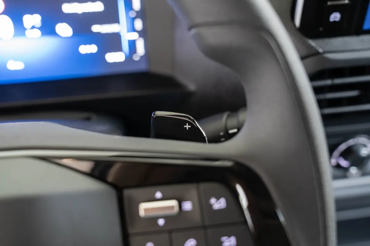 Electric L3 75 kWh | Tot 8 Jaar Garantie | Apple Carplay & Android Auto | Camera | Parkeersensoren | Cruise Controle | Comfrot Tussenschot |