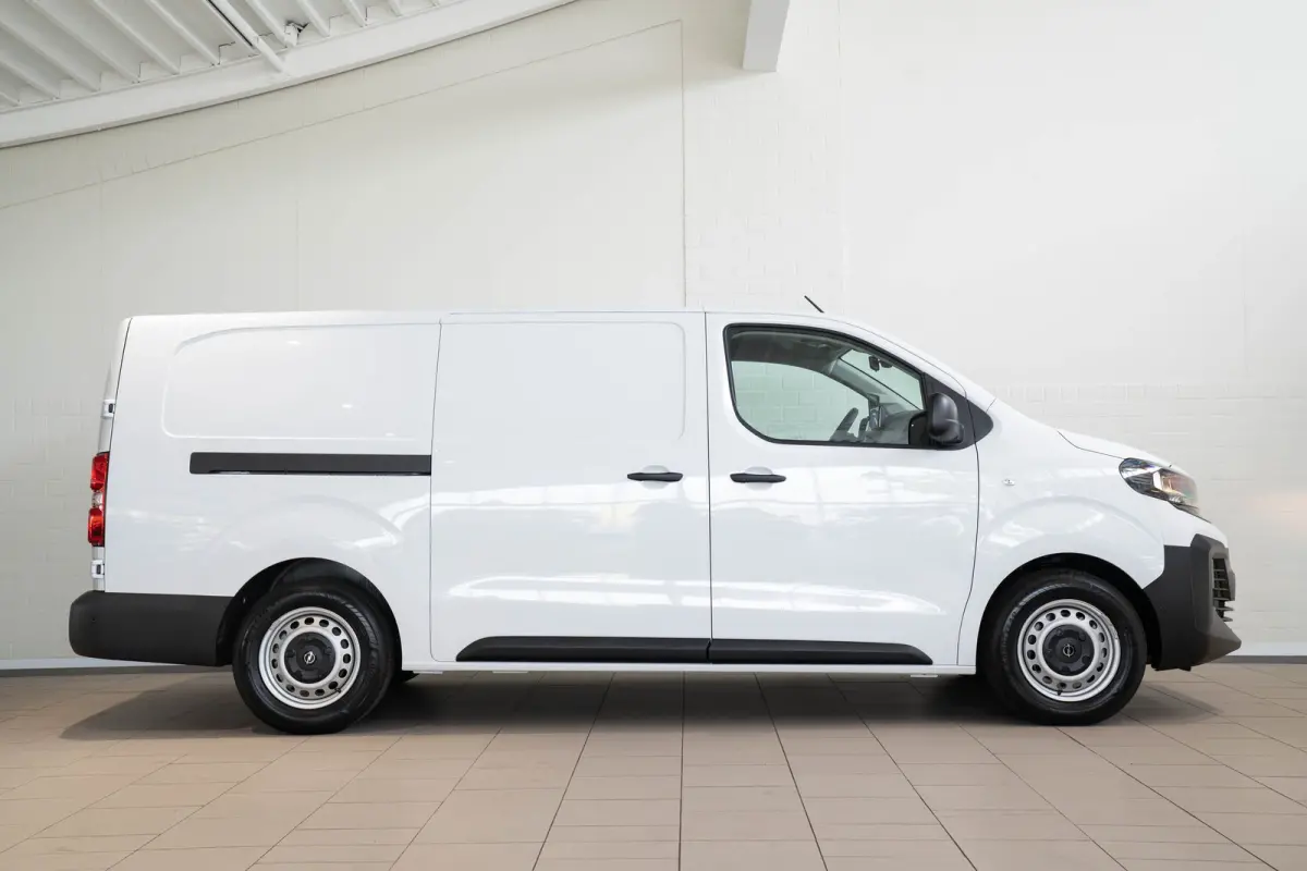 Electric L3 75 kWh | Tot 8 Jaar Garantie | Apple Carplay & Android Auto | Camera | Parkeersensoren | Cruise Controle | Comfrot Tussenschot |