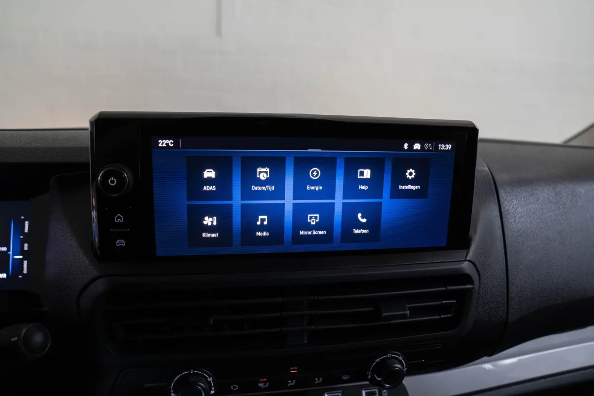 Electric L3 75 kWh | Tot 8 Jaar Garantie | Apple Carplay & Android Auto | Camera | Parkeersensoren | Cruise Controle | Comfrot Tussenschot |