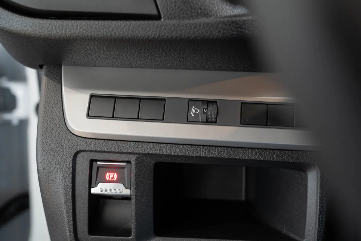 Electric L3 75 kWh | Tot 8 Jaar Garantie | Apple Carplay & Android Auto | Camera | Parkeersensoren | Cruise Controle | Comfrot Tussenschot |