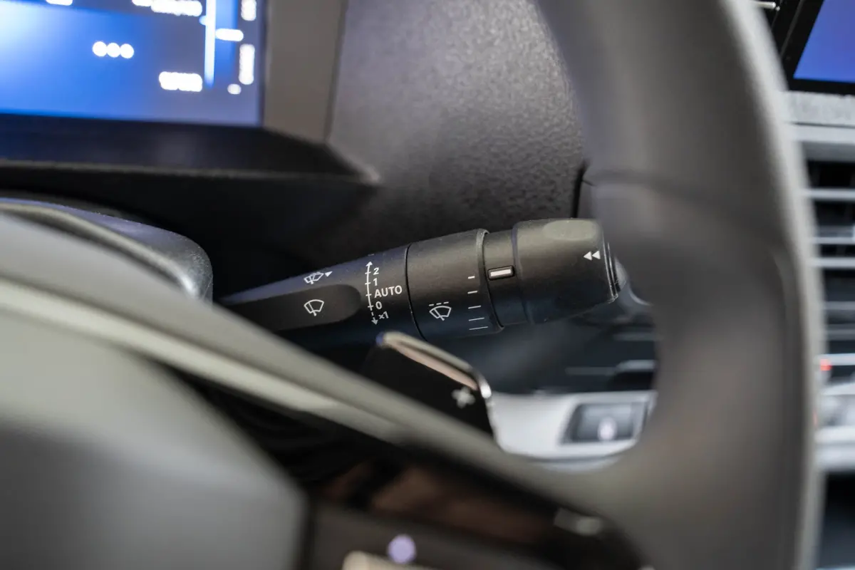Electric L3 75 kWh | Tot 8 Jaar Garantie | Apple Carplay & Android Auto | Camera | Parkeersensoren | Cruise Controle | Comfrot Tussenschot |